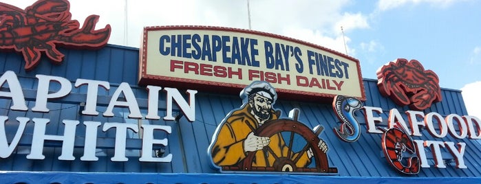 Captain White's Seafood is one of Lugares favoritos de Adithya.