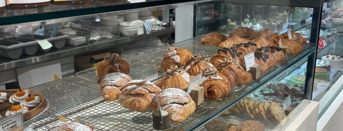 Butter Baker is one of 🇨🇦 (Toronto • Desserts).