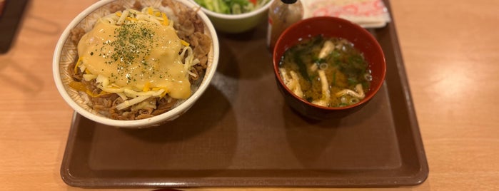 Sukiya is one of 兵庫県の牛丼チェーン店.