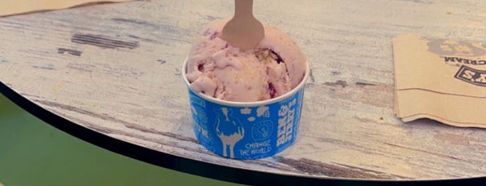 Ben & Jerry's is one of London Ice Cream and Bakery.