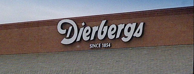 Dierbergs Markets is one of Locais curtidos por Christina.
