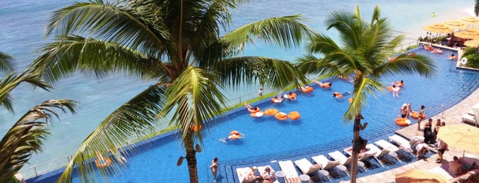 Sheraton Waikiki Infinity Pool is one of Espy's List - Oahu.