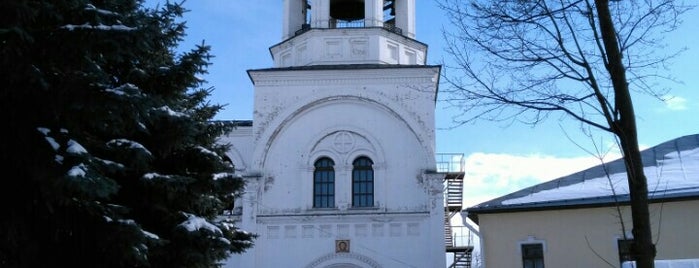 Богородице-рождественский епархиальный мужской монастырь is one of Inna'nın Beğendiği Mekanlar.