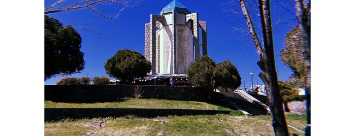 Tomb of Baba Tahir is one of همدان.