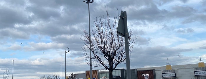 Fort Kinnaird Retail Park is one of Shops.