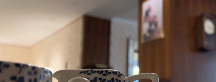 Cafe LANDTMANN is one of Adhara'nın Beğendiği Mekanlar.