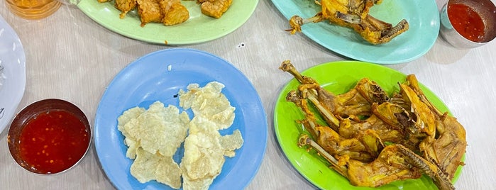 Nasi Uduk Toha is one of Makanan Lampung.