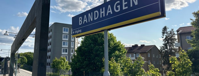 Bandhagen T-bana is one of Stockholm T-Bana (Tunnelbana/Metro/U-Bahn).