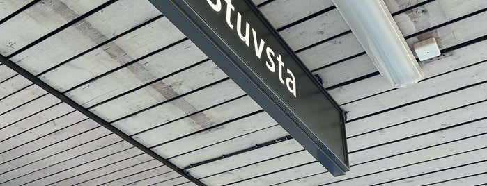 Stuvsta (J) is one of SE - Sthlm - Pendeltåg.