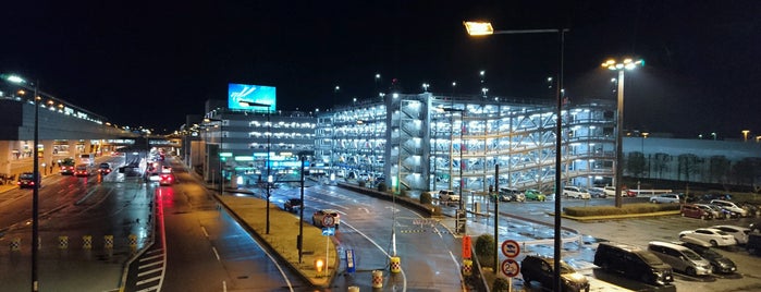Narita Airport Parking (P2) is one of 成田空港.