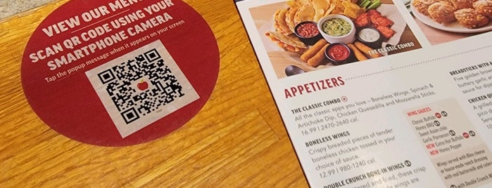 Applebee's Grill + Bar is one of Places..