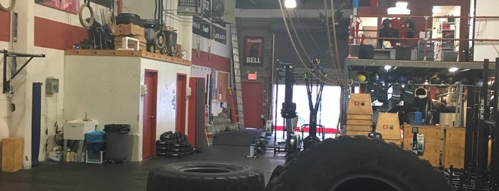 CrossFit Bell/Bayside Barbell is one of Masha'nın Beğendiği Mekanlar.