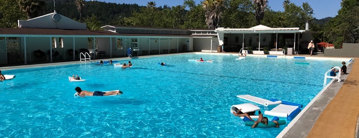 Main Pool @ Indian Springs Resort & Spa is one of Tempat yang Disukai Rob.