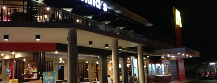 McDonald's is one of Lunch & Dinner spots in Jakarta, Indonesia.