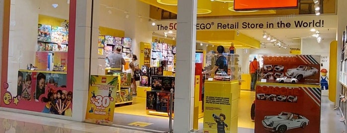 Lego Store is one of Orte, die Melek V. gefallen.
