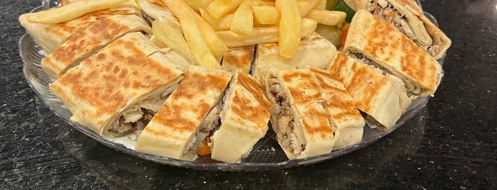 Shawarma House is one of اكلات خفيفه فطور.