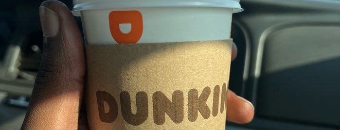 Dunkin' is one of Lugares favoritos de Amal.