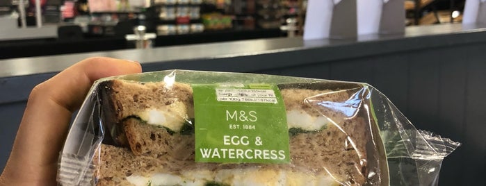 M&S Simply Food is one of Manchester,Uk🇬🇧.