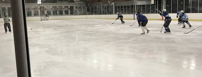 Skating Edge Ice Arena is one of Hockey.