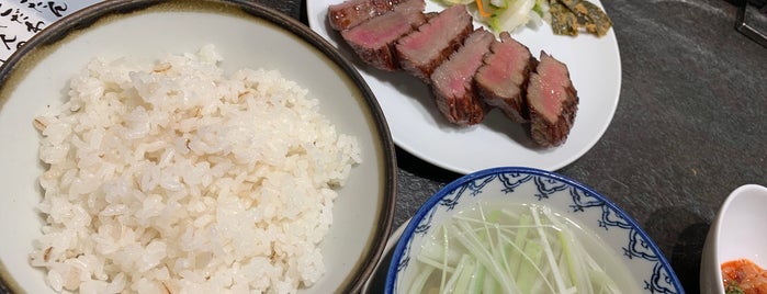 牛たん炭焼 利久 西口本店 is one of food.