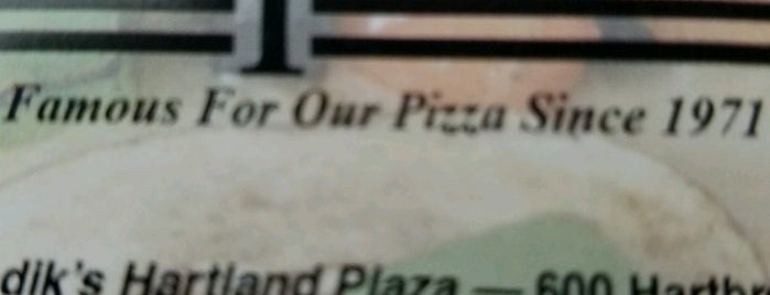 Pepinos's Pizza is one of LAXgirl : понравившиеся места.