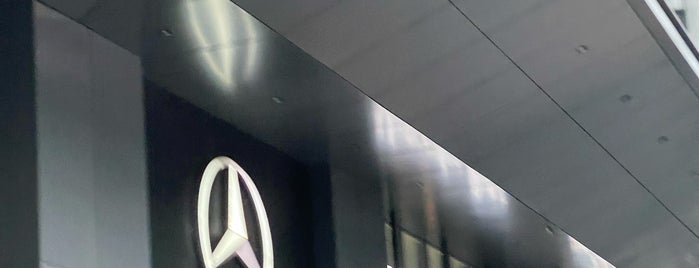 Mercedes-Benz Autohaus (Hap Seng Star) is one of Aishahさんのお気に入りスポット.