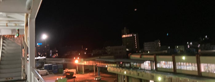 名瀬新港フェリーターミナル is one of 水曜どうでしょうin宮崎・鹿児島.