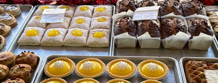 New Palace Bakery is one of Michigan Desserts.