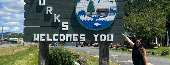 Forks Visitor Infomation Center is one of Olympic National Park 💚.