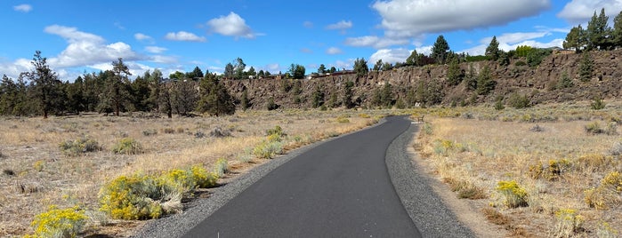 Dry Canyon Trail is one of Erin’s Liked Places.