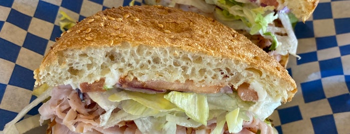 Schlotzsky's is one of Lugares favoritos de Erin.