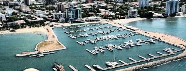 Marina Santa Marta is one of สถานที่ที่ Justin ถูกใจ.