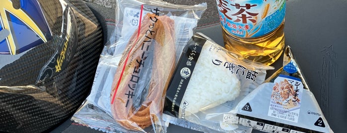 ローソン 安曇川店 is one of コンビニ.