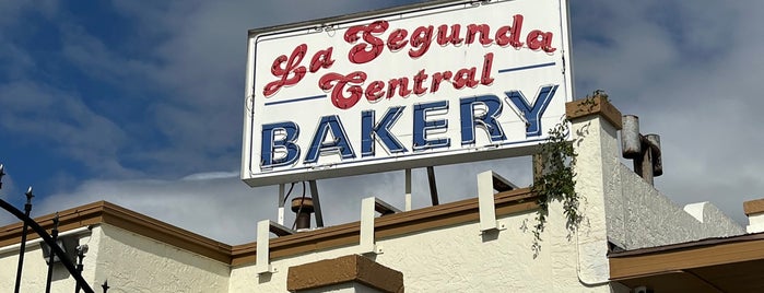 La Segunda Bakery is one of Tempat yang Disukai Caroline.