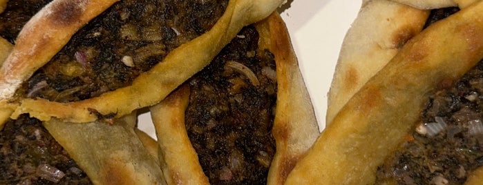 فرن صحيفة وفطائر شامية is one of مطاعم.