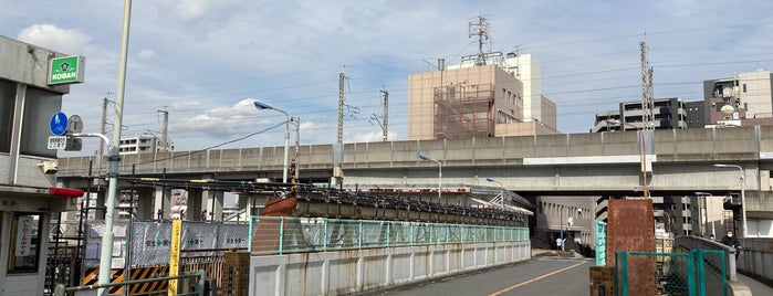 十条跨線橋 is one of 東京陸橋.