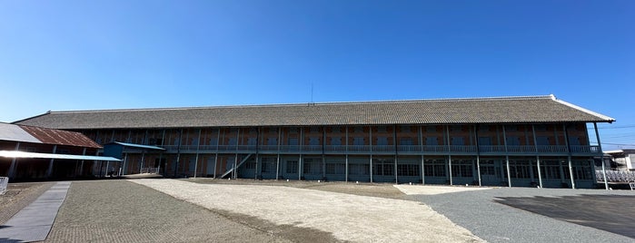 West Cocoon Warehouse is one of 史跡等.