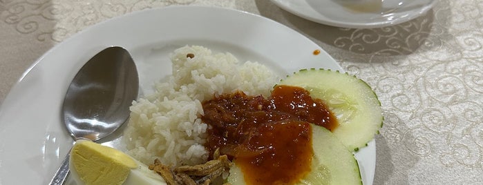Raia Hotel is one of The 11 Best Places with a Buffet in Kota Kinabalu.