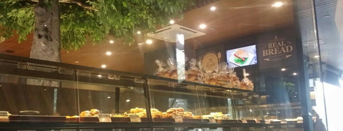 The Loaf Bakery & Café is one of Jalan Jalan Cari Bakery.