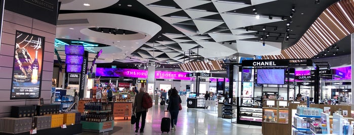 Aeropuerto de Melbourne (MEL) is one of Lugares favoritos de Catherine.