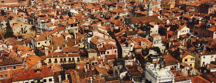 Piazza San Marco is one of Александр'ın Beğendiği Mekanlar.