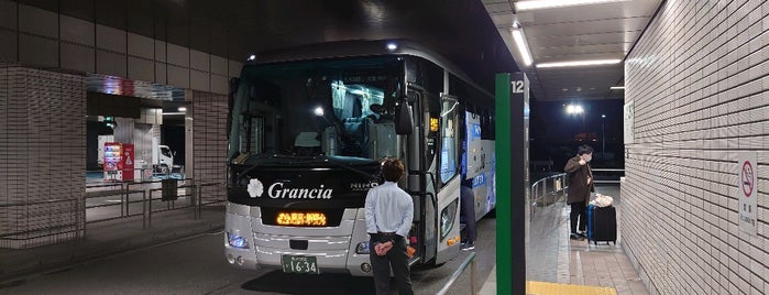 12番のりば is one of 横浜駅のバス停・バスターミナル.
