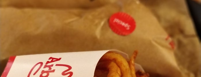 Arby's is one of Zacharyさんのお気に入りスポット.
