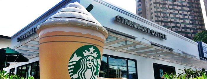 Starbucks is one of Tempat yang Disukai Leslie.