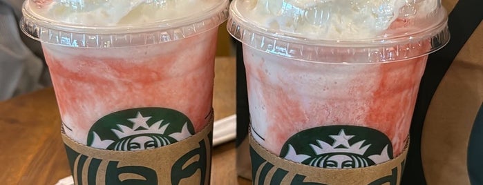 Starbucks is one of The 15 Best Places for Berries in Chiang Mai.