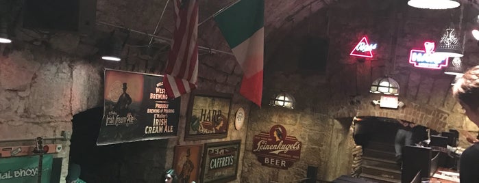 O'Malley's Pub is one of Donovan : понравившиеся места.