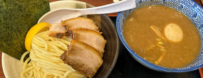 麺屋 甍 is one of 神奈川オキニラーメン.