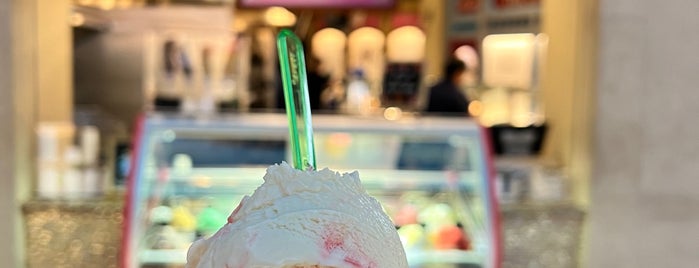 Gelato Cafe is one of Vegas to do.