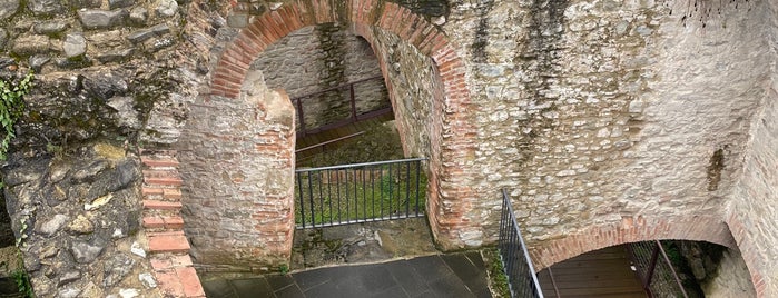 Fortezza Medicea is one of Guida di Arezzo.