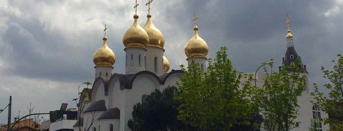 Iglesia Ortodoxa Rusa de Santa María Magdalena is one of Tempat yang Disukai Antonio.